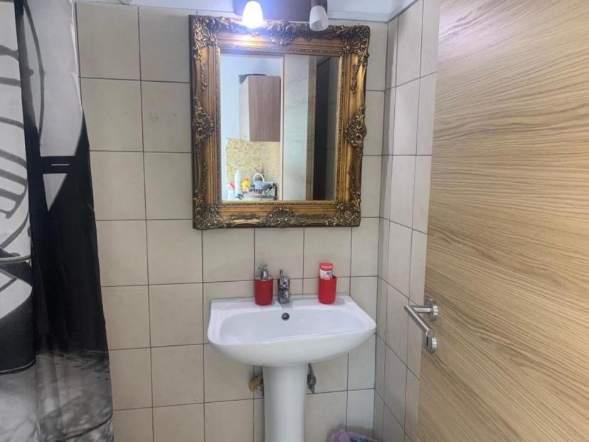 Appartement Close To Train Station Larissa